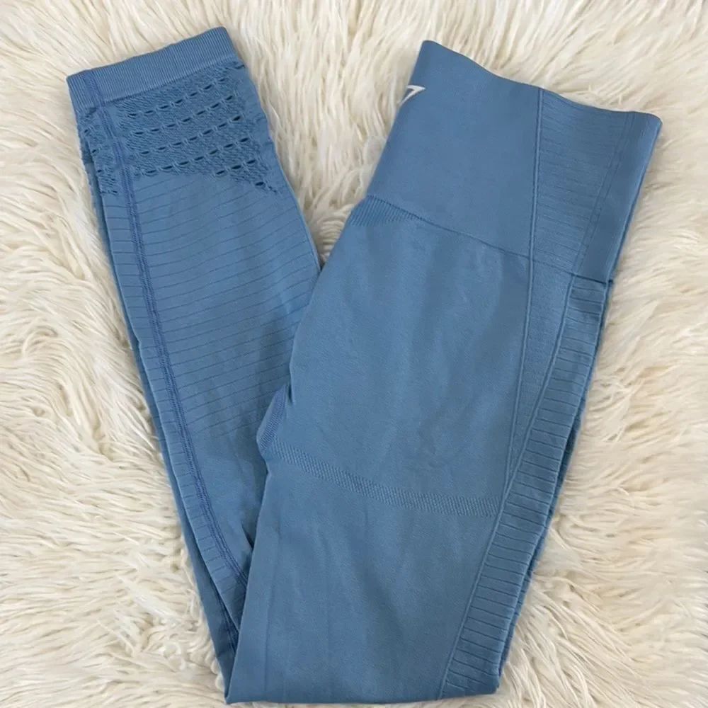 GYMSHARK Women's Blue leggings Size M